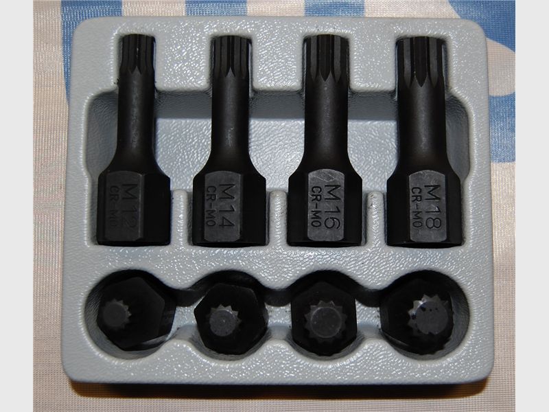 810 808 SETT MED 8 STK LANGE OG KORTE 12 KANT PIPER