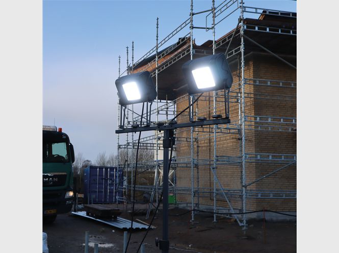 Hovedbilde 03.5758 Dobbel brakett for Nova lamper og Site Light 30 og 60